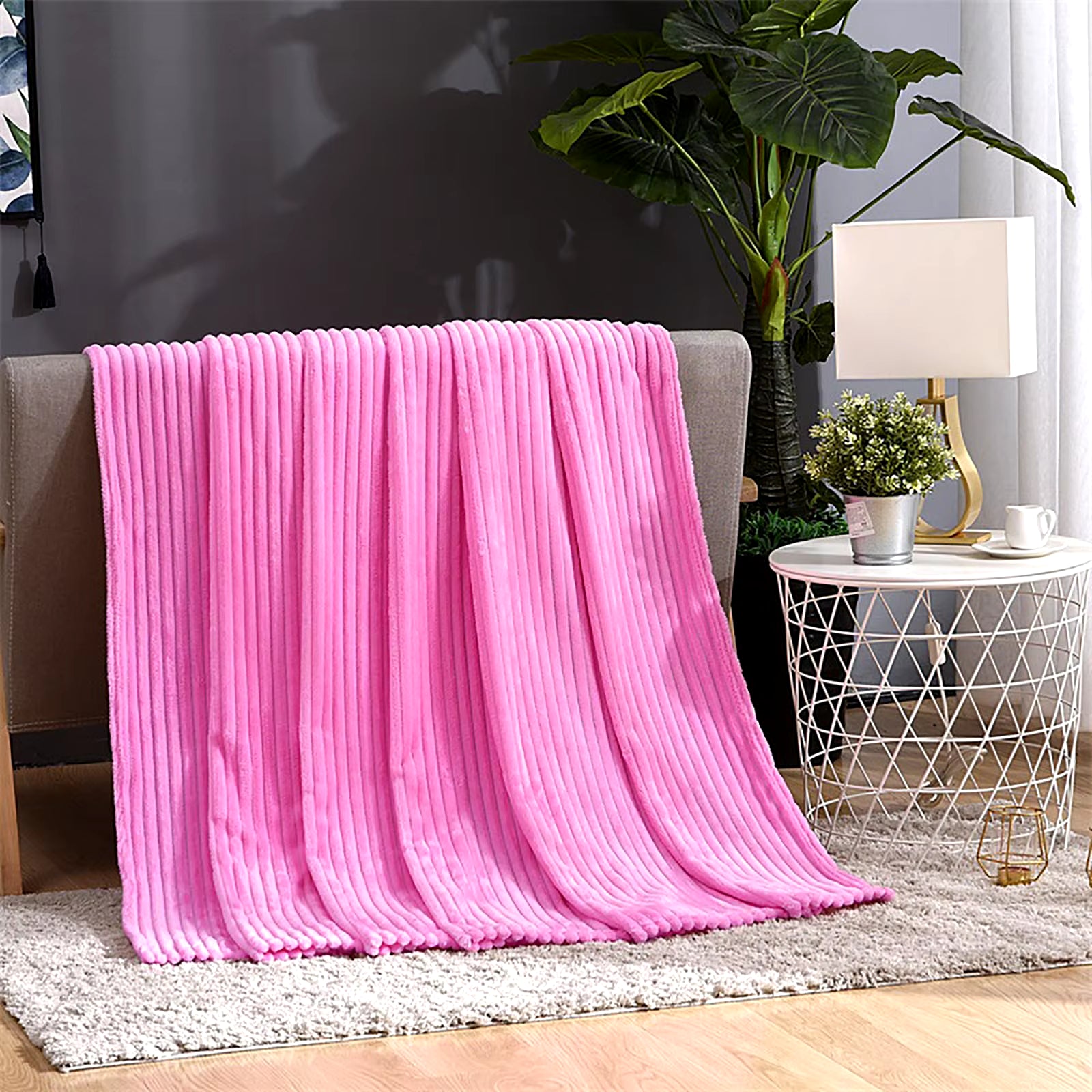 Warm Soft Flannel Bedspread Hugging Blanket Suitable for Sofa Bed Coral Fluffy Blankets Home Textile Sofa Throw Blanket 100X70Cm